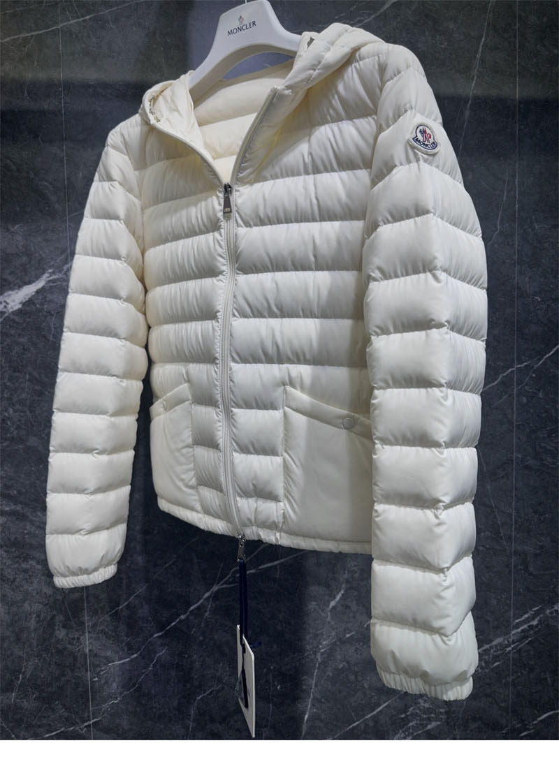 Moncler 몽클레어 Hade 히데 후드 숏 다운 패딩 레플리카 17번 이미지 - 의류 | 세미샵 레플리카 사이트