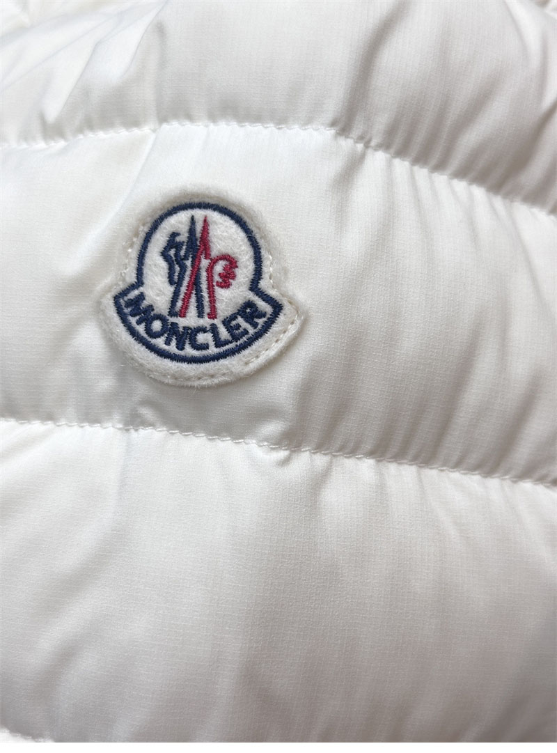 Moncler 몽클레어 Hade 히데 후드 숏 다운 패딩 레플리카 19번 이미지 - 의류 | 세미샵 레플리카 사이트