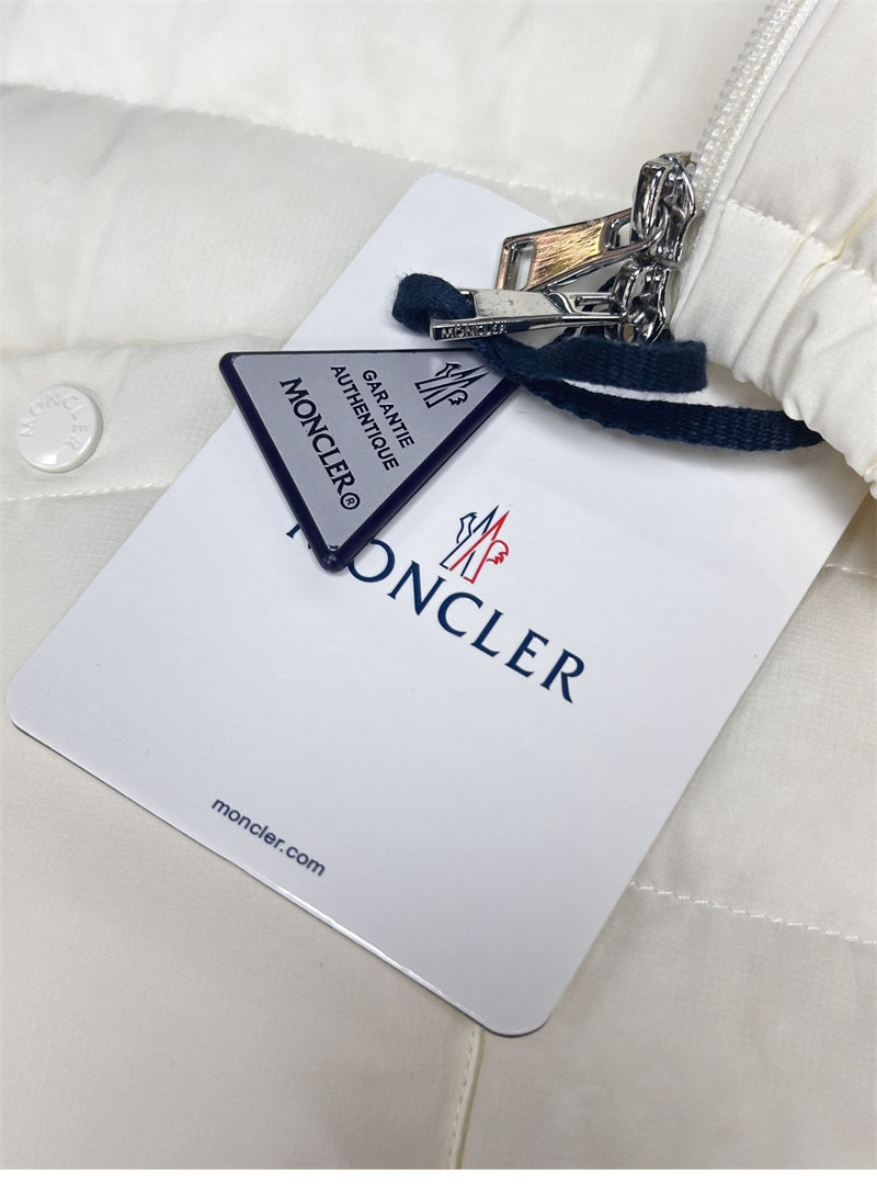 Moncler 몽클레어 Hade 히데 후드 숏 다운 패딩 레플리카 20번 이미지 - 의류 | 세미샵 레플리카 사이트