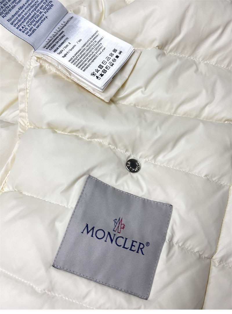 Moncler 몽클레어 Hade 히데 후드 숏 다운 패딩 레플리카 21번 이미지 - 의류 | 세미샵 레플리카 사이트
