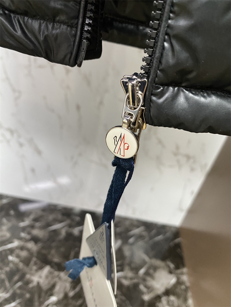 Moncler 몽클레어 Lauros 라우로스 숏 후드 다운 패딩 자켓 레플리카 9번 이미지 - 의류 | 세미샵 레플리카 사이트