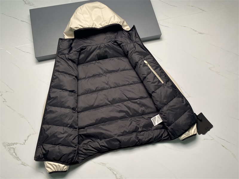 Moncler 몽클레어 Lausfer 라우스퍼 다운 자켓 레플리카 15번 이미지 - 의류 | 세미샵 레플리카 사이트