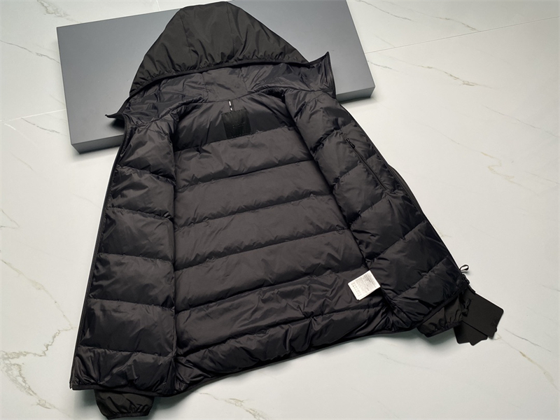 Moncler 몽클레어 Lausfer 라우스퍼 다운 자켓 레플리카 30번 이미지 - 의류 | 세미샵 레플리카 사이트