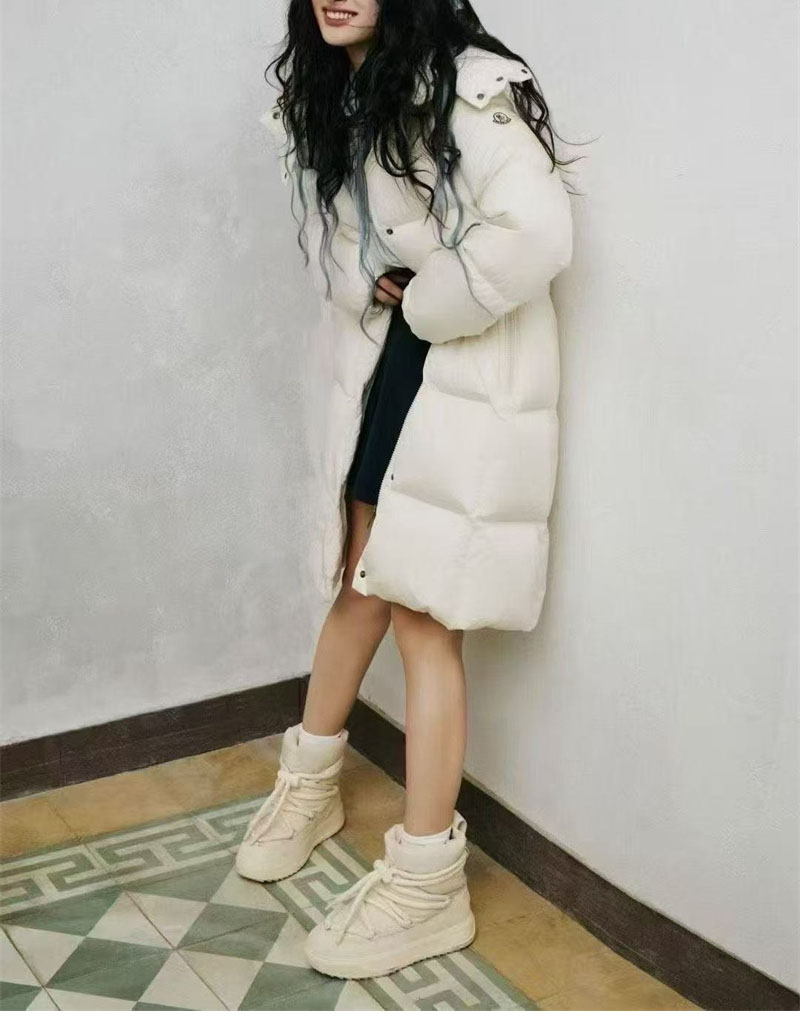 몽클레어 Litte 리뜨 스퀘어 퀼팅 후드 롱 다운 패딩 자켓 - 상세 이미지