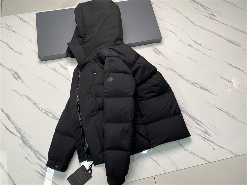 Moncler 몽클레어 Madeira 마데이라 숏 다운 패딩 자켓 레플리카 29번 이미지 - 의류 | 세미샵 레플리카 사이트