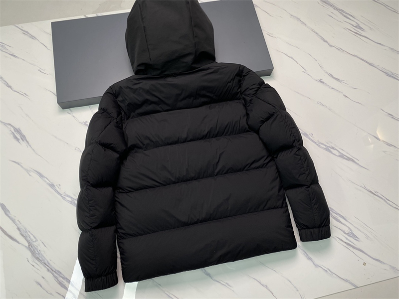 Moncler 몽클레어 Madeira 마데이라 숏 다운 패딩 자켓 레플리카 30번 이미지 - 의류 | 세미샵 레플리카 사이트