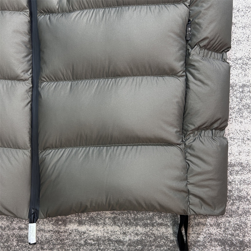 Moncler 몽클레어 Matt 매트 다운 패딩 베스트 조끼 레플리카 13번 이미지 - 의류 | 세미샵 레플리카 사이트