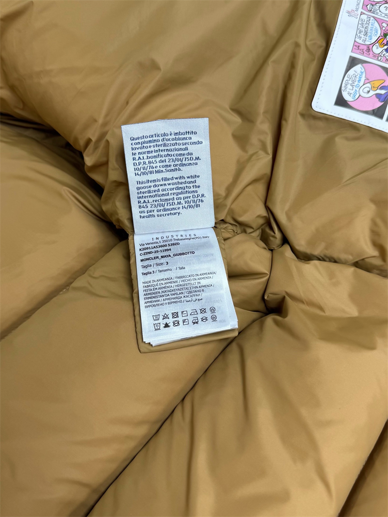 Moncler 몽클레어 Maya 마야 숏 다운 패딩 자켓 레플리카 21번 이미지 - 의류 | 세미샵 레플리카 사이트