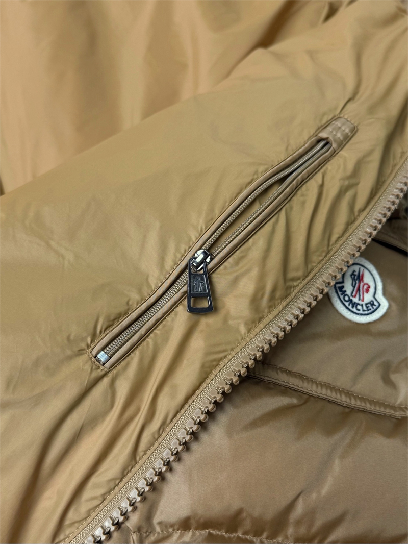 Moncler 몽클레어 Maya 마야 숏 다운 패딩 자켓 레플리카 22번 이미지 - 의류 | 세미샵 레플리카 사이트