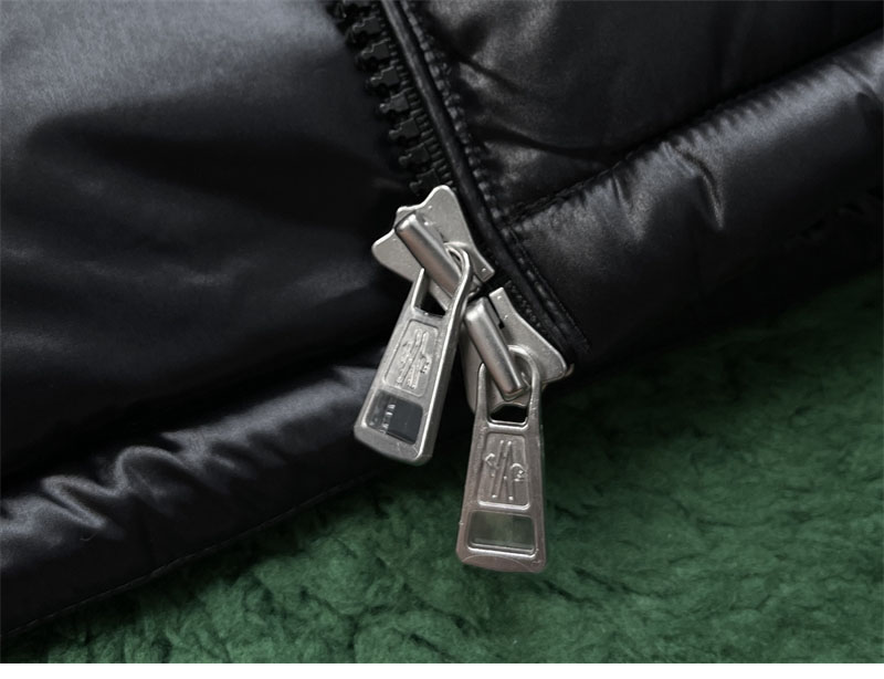 Moncler 몽클레어 Montbeliard 몽벨리아르 후드 숏 다운 패딩 자켓 레플리카 11번 이미지 - 의류 | 세미샵 레플리카 사이트