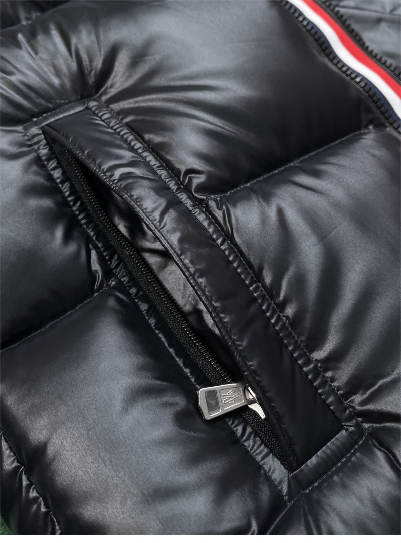 Moncler 몽클레어 Montbeliard 몽벨리아르 후드 숏 다운 패딩 자켓 레플리카 12번 이미지 - 의류 | 세미샵 레플리카 사이트