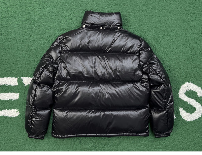 Moncler 몽클레어 Montbeliard 몽벨리아르 후드 숏 다운 패딩 자켓 레플리카 15번 이미지 - 의류 | 세미샵 레플리카 사이트
