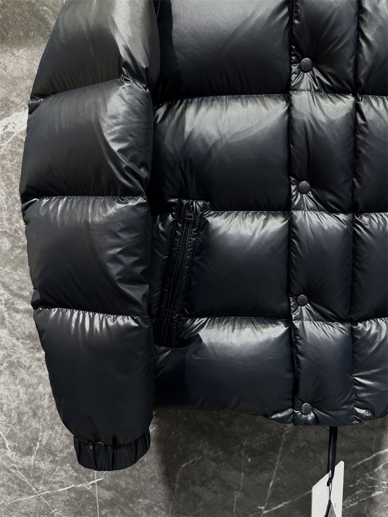 Moncler 몽클레어 Tripiti 트리피티 숏 다운 자켓 레플리카 5번 이미지 - 의류 | 세미샵 레플리카 사이트