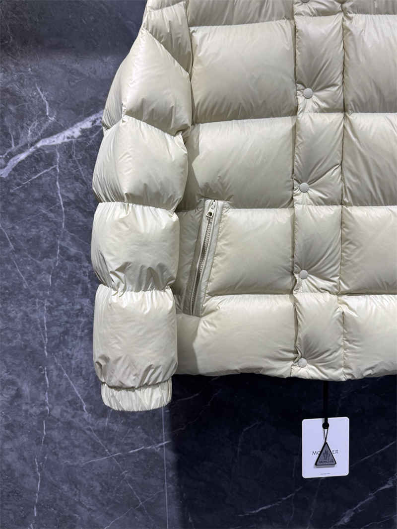 Moncler 몽클레어 Tripiti 트리피티 숏 다운 자켓 레플리카 15번 이미지 - 의류 | 세미샵 레플리카 사이트