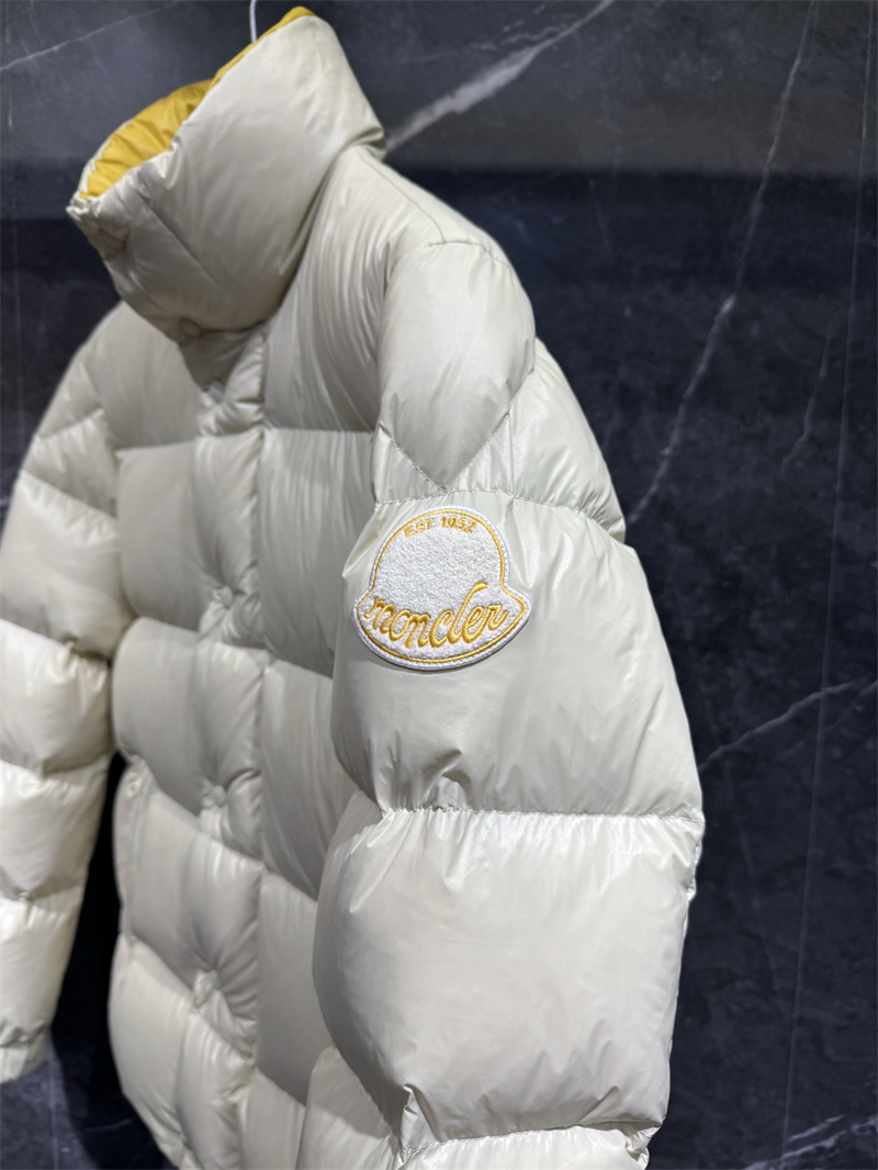 Moncler 몽클레어 Tripiti 트리피티 숏 다운 자켓 레플리카 17번 이미지 - 의류 | 세미샵 레플리카 사이트