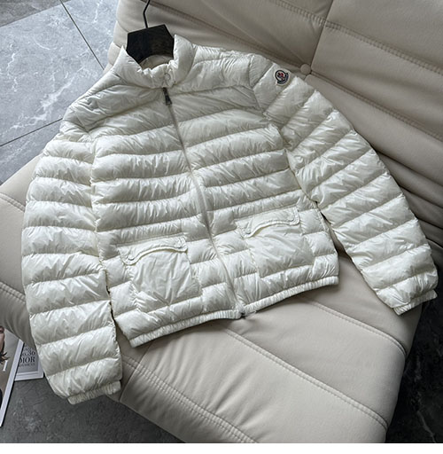 Moncler 몽클레어 란스 Lans 여성 숏 경량 패딩 3컬러 레플리카 2번 이미지 - 의류 | 세미샵 레플리카 사이트
