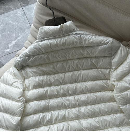 Moncler 몽클레어 란스 Lans 여성 숏 경량 패딩 3컬러 레플리카 8번 이미지 - 의류 | 세미샵 레플리카 사이트