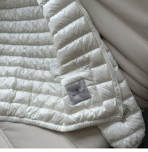 Moncler 몽클레어 란스 Lans 여성 숏 경량 패딩 3컬러 레플리카 12번 이미지 - 의류 | 세미샵 레플리카 사이트