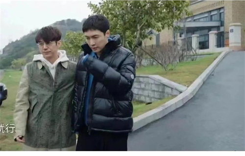 Moncler 몽클레어 마야 Maya 숏 다운 패딩 자켓 레플리카 5번 이미지 - 의류 | 세미샵 레플리카 사이트