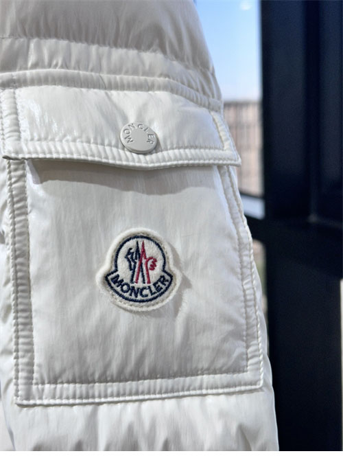 Moncler 몽클레어 바란테 Barante 여성 숏 다운 패딩 자켓 레플리카 16번 이미지 - 의류 | 세미샵 레플리카 사이트