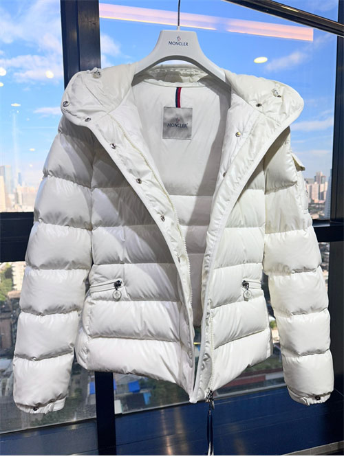 Moncler 몽클레어 바란테 Barante 여성 숏 다운 패딩 자켓 레플리카 18번 이미지 - 의류 | 세미샵 레플리카 사이트