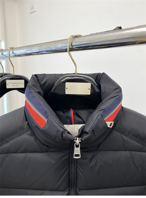 Moncler 몽클레어 보르네 Bourne 패딩 다운 자켓 레플리카 3번 이미지 - 의류 | 세미샵 레플리카 사이트