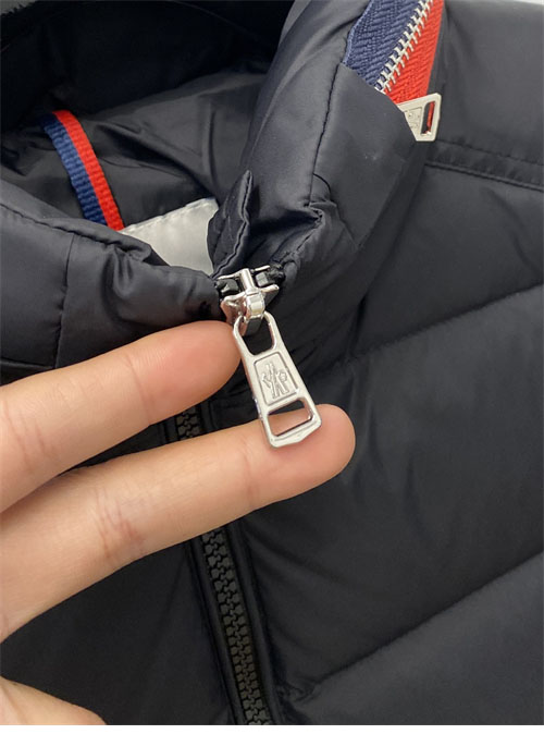 Moncler 몽클레어 보르네 Bourne 패딩 다운 자켓 레플리카 5번 이미지 - 의류 | 세미샵 레플리카 사이트