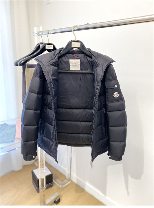 Moncler 몽클레어 보르네 Bourne 패딩 다운 자켓 레플리카 6번 이미지 - 의류 | 세미샵 레플리카 사이트