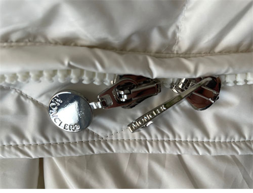 Moncler 몽클레어 에스코 Escaut 숏 다운 자켓 레플리카 13번 이미지 - 의류 | 세미샵 레플리카 사이트