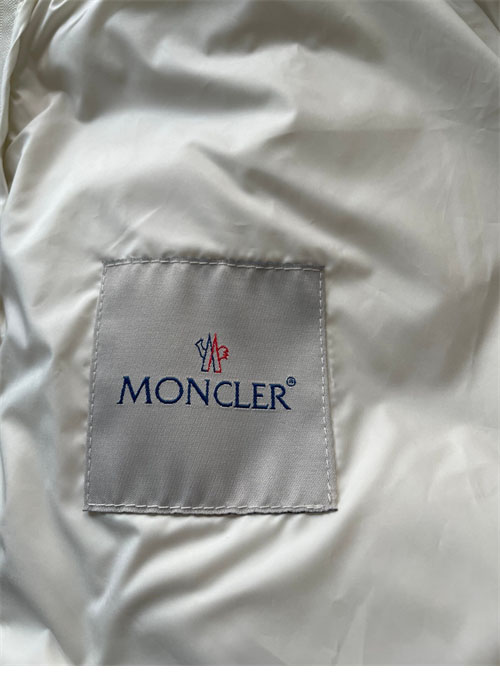 Moncler 몽클레어 에스코 Escaut 숏 다운 자켓 레플리카 15번 이미지 - 의류 | 세미샵 레플리카 사이트