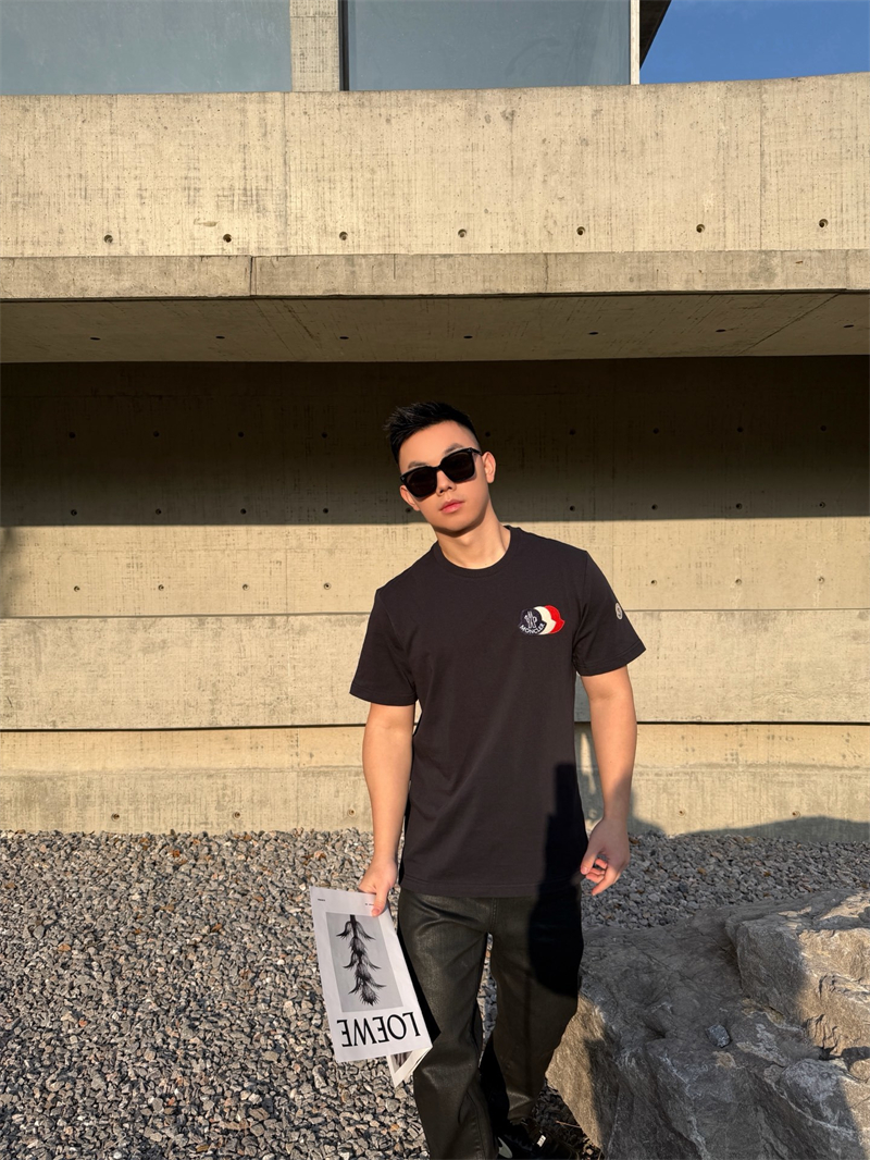 몽클레어 몽클레어 자수 트라이컬러 로고 반팔 티셔츠 레플리카 19번 이미지 - 의류 | 세미샵 레플리카 사이트