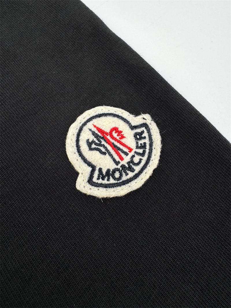 몽클레어 몽클레어 자수 트라이컬러 로고 반팔 티셔츠 레플리카 4번 이미지 - 의류 | 세미샵 레플리카 사이트