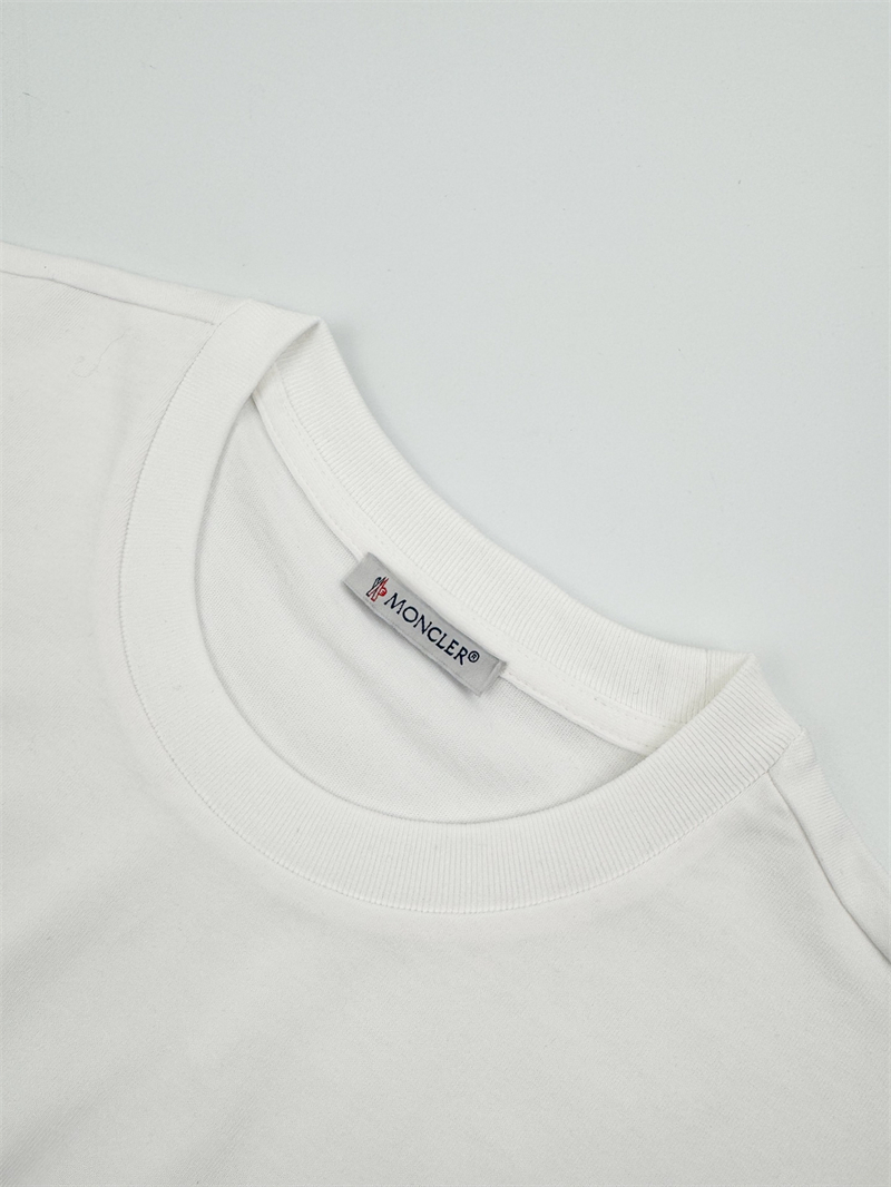 몽클레어 몽클레어 자수 트라이컬러 로고 반팔 티셔츠 레플리카 21번 이미지 - 의류 | 세미샵 레플리카 사이트