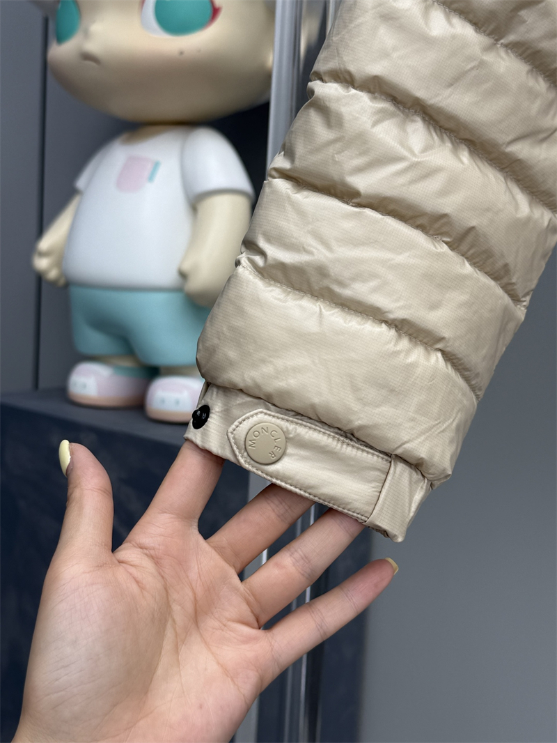 Moncler 몽클레어 카루라 Karura 숏 다운 패딩 자켓 레플리카 11번 이미지 - 의류 | 세미샵 레플리카 사이트