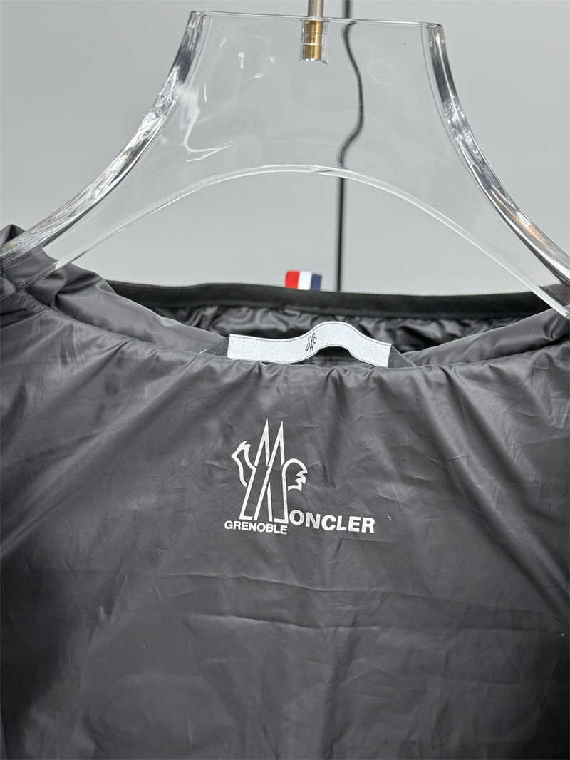 Moncler 몽클레어 카루라 Karura 숏 다운 패딩 자켓 레플리카 18번 이미지 - 의류 | 세미샵 레플리카 사이트