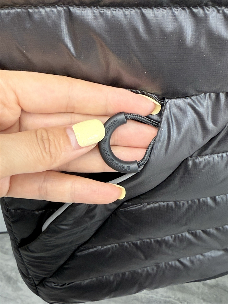 Moncler 몽클레어 카루라 Karura 숏 다운 패딩 자켓 레플리카 21번 이미지 - 의류 | 세미샵 레플리카 사이트