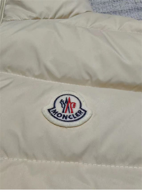 Moncler 몽클레어 콘트린 Contrin 다운 패딩 베스트 레플리카 30번 이미지 - 의류 | 세미샵 레플리카 사이트