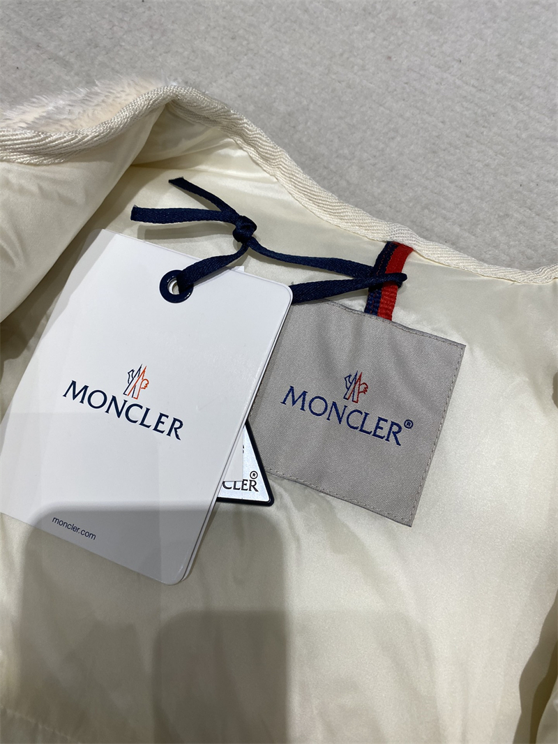 몽클레어 플로이라크 테디 숏 다운 자켓 - 상세 이미지