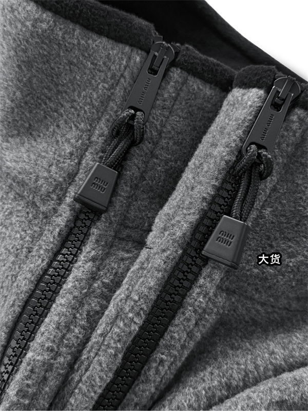 Miu Miu 미우미우 24FW 플리스 집업 자켓 그레이 레플리카 9번 이미지 - 의류 | 세미샵 레플리카 사이트