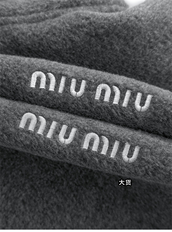 Miu Miu 미우미우 24FW 플리스 집업 자켓 그레이 레플리카 12번 이미지 - 의류 | 세미샵 레플리카 사이트