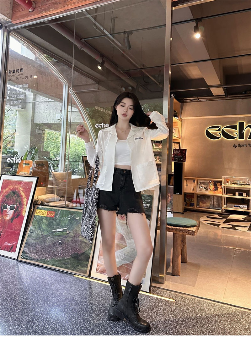 미우미우 빅포켓 카라 오버 셔츠 2컬러 - 상세 이미지
