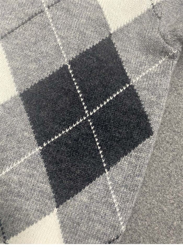 Miu Miu 미우미우 아가일 캐시미어 V넥 니트 스웨터 레플리카 18번 이미지 - 의류 | 세미샵 레플리카 사이트