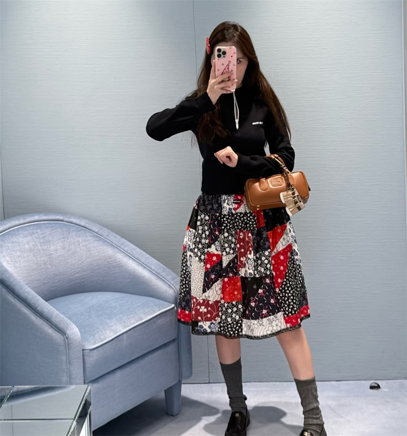 미우미우 미우미우 울 하프 집업 스웨터 니트 레플리카 1번 이미지 - 의류 | 세미샵 레플리카 사이트