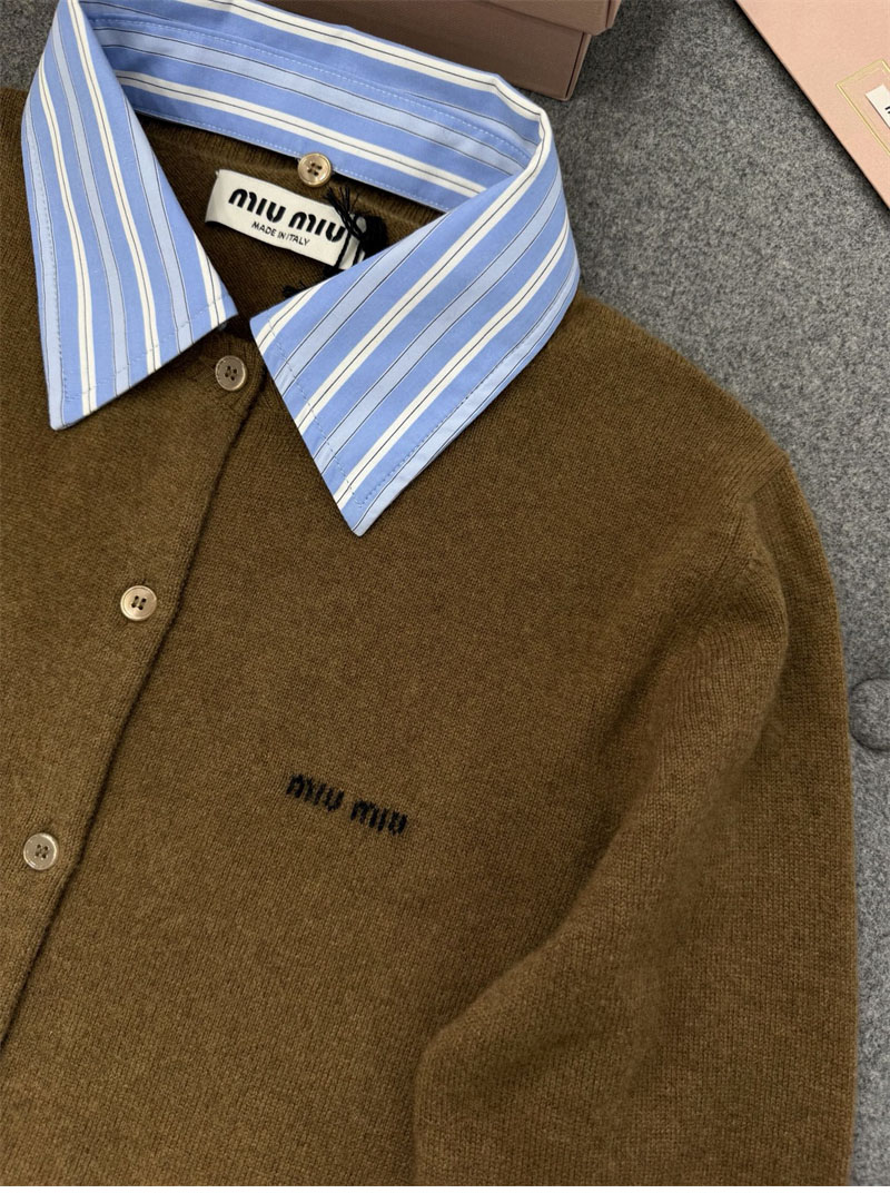 미우미우 미우미우 카라 엠벨리시드 캐시미어 가디건 레플리카 3번 이미지 - 의류 | 세미샵 레플리카 사이트