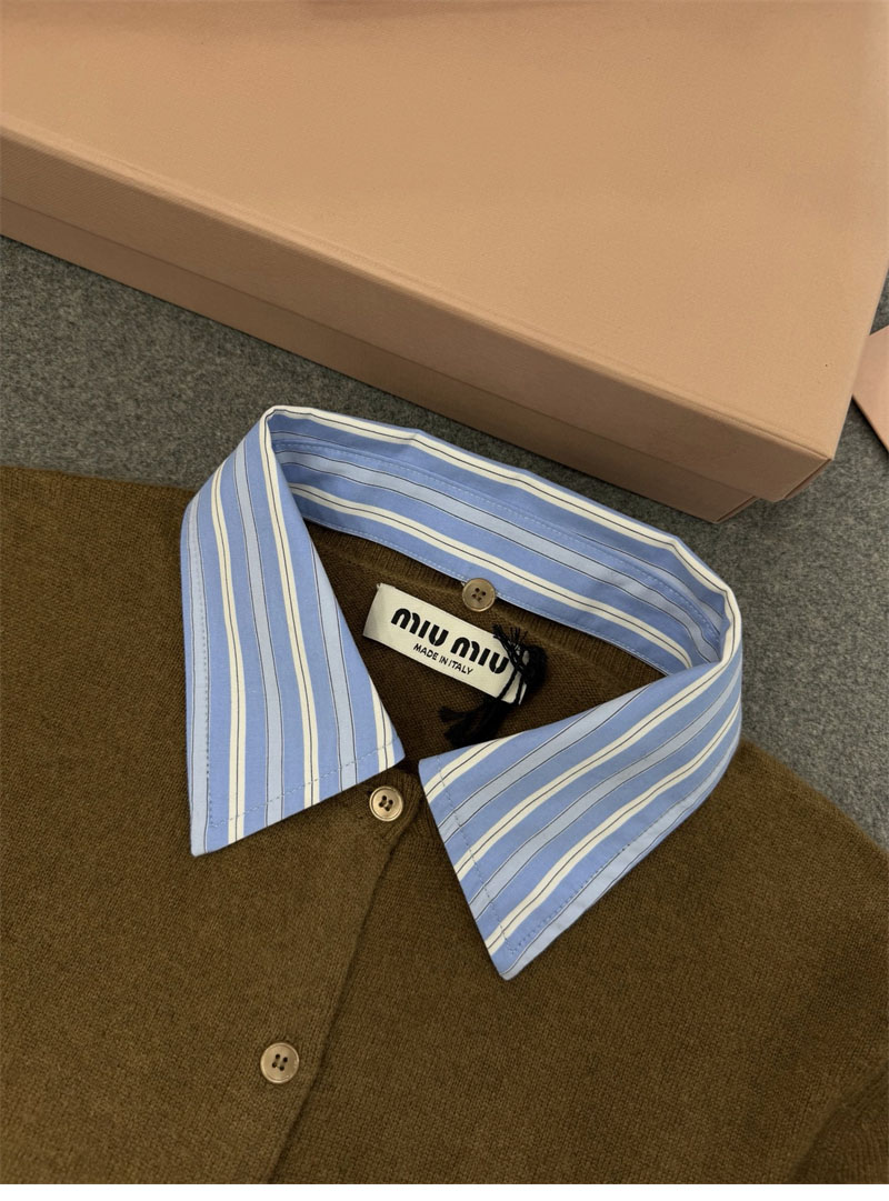 미우미우 미우미우 카라 엠벨리시드 캐시미어 가디건 레플리카 9번 이미지 - 의류 | 세미샵 레플리카 사이트