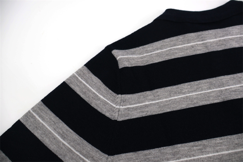 미우미우 미우미우 하프 집업 스트라이프 폴로 셔츠 （세븐） 레플리카 5번 이미지 - 의류 | 세미샵 레플리카 사이트