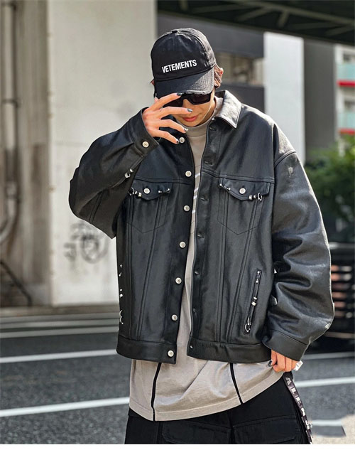 발렌시아가 24FW 메탈 피어스드 가죽 자켓 (세븐) - 상세 이미지