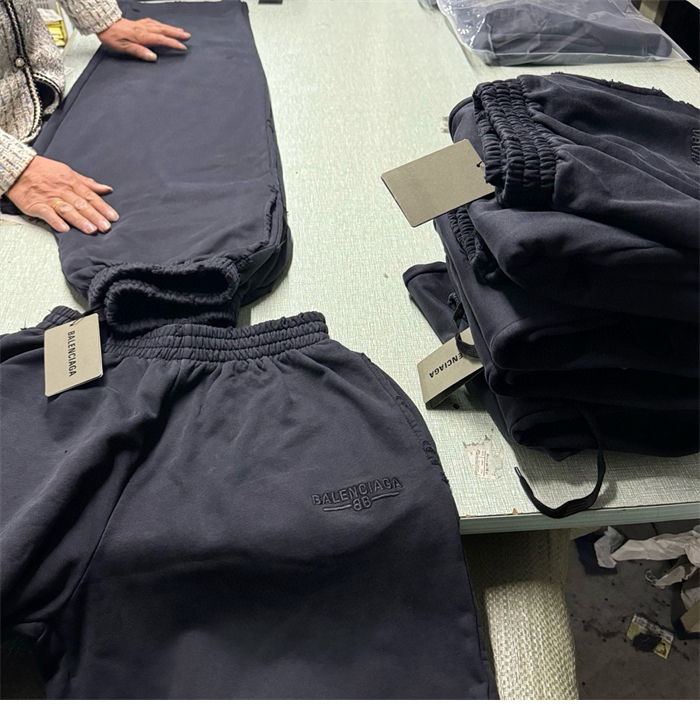 Balenciaga 발렌시아가 25SS 로고 자수 조거 팬츠 레플리카 15번 이미지 - 의류 | 세미샵 레플리카 사이트