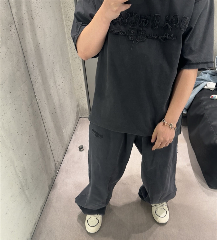 Balenciaga 발렌시아가 25SS 로고 자수 조거 팬츠 레플리카 16번 이미지 - 의류 | 세미샵 레플리카 사이트