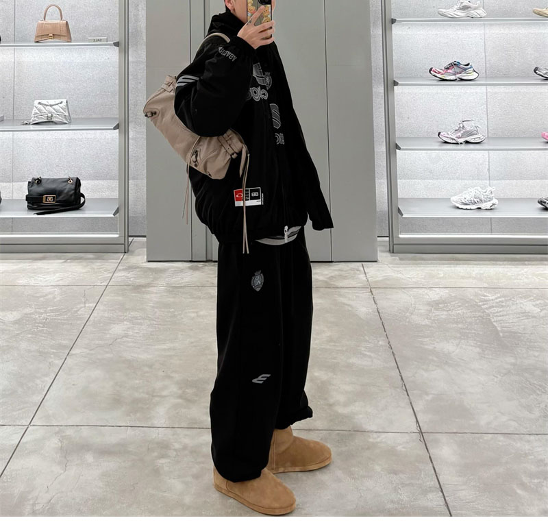 발렌시아가 발렌시아가 3B 풋볼 배기 스웨트팬츠 레플리카 2번 이미지 - 의류 | 세미샵 레플리카 사이트